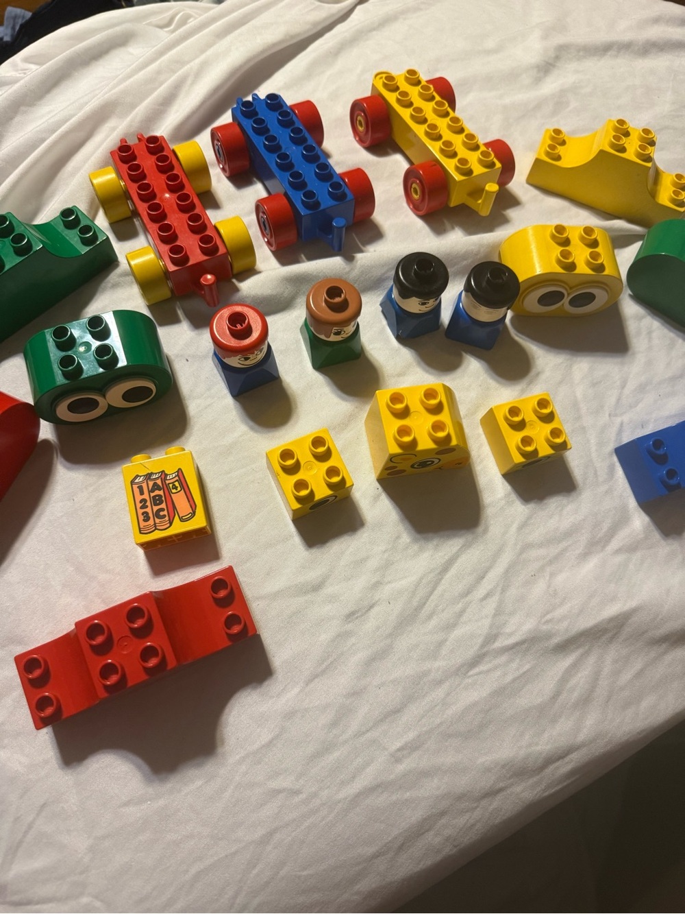 Classic Colorful Vehicle & Figure Building Set - Yellow/Red/Blue/Green
